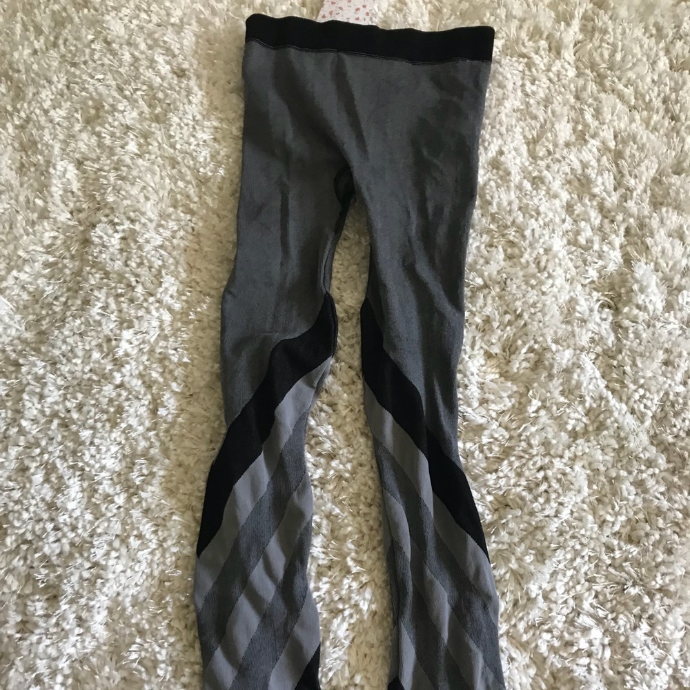 Leggings purchased on Carbon 38. New w tags